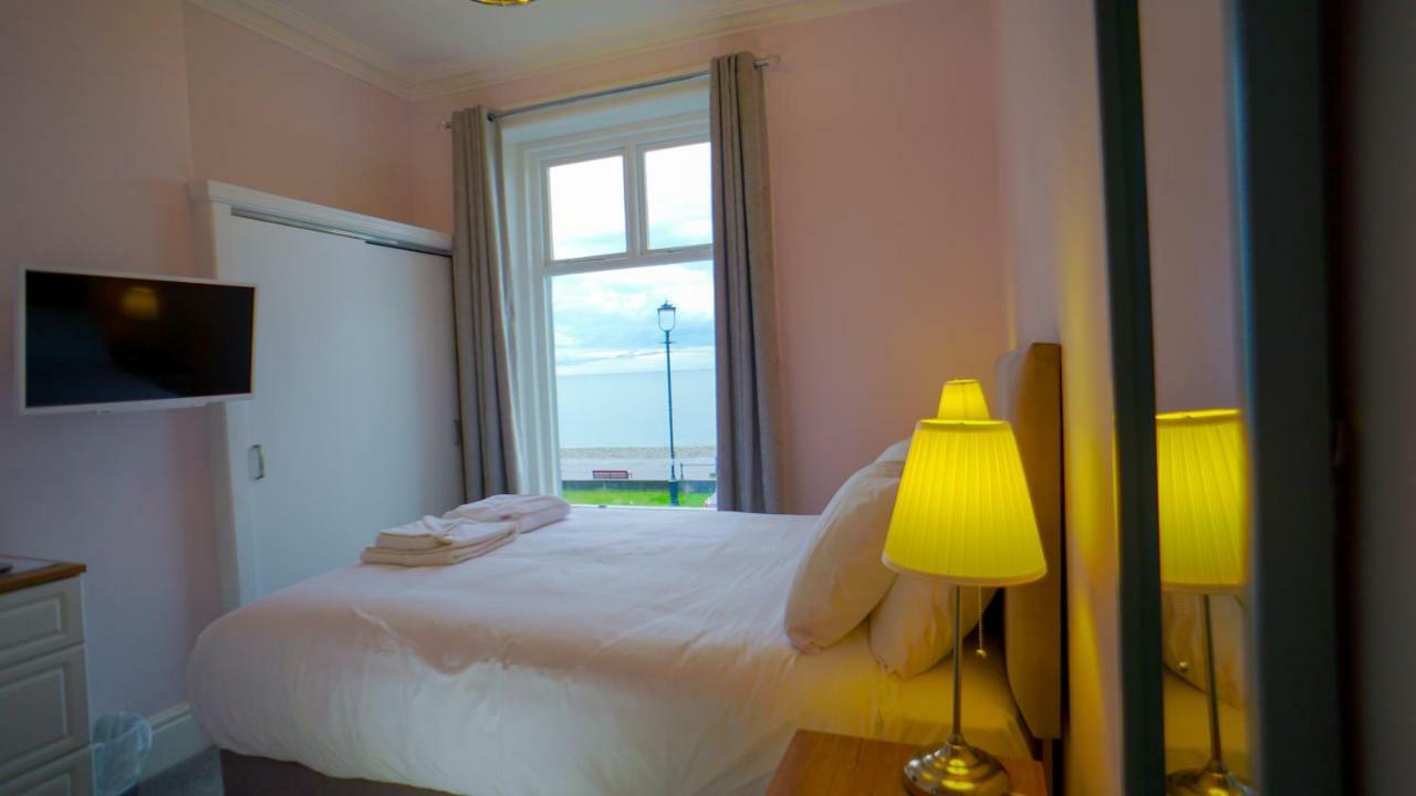 Carmel House 호텔 랜디드노 외부 사진